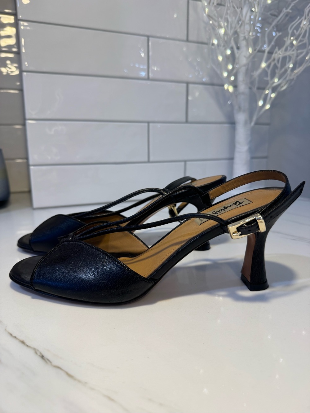 Tangüis Black Leather Peep Toe Slingback Heels Size 39